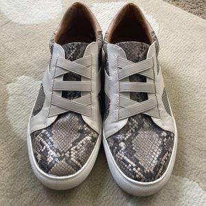 Women’s sneakers